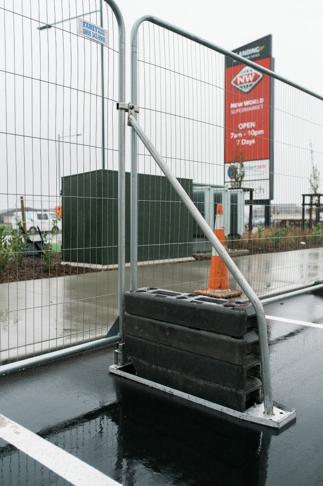Fahey Fence Hire and safety bracket